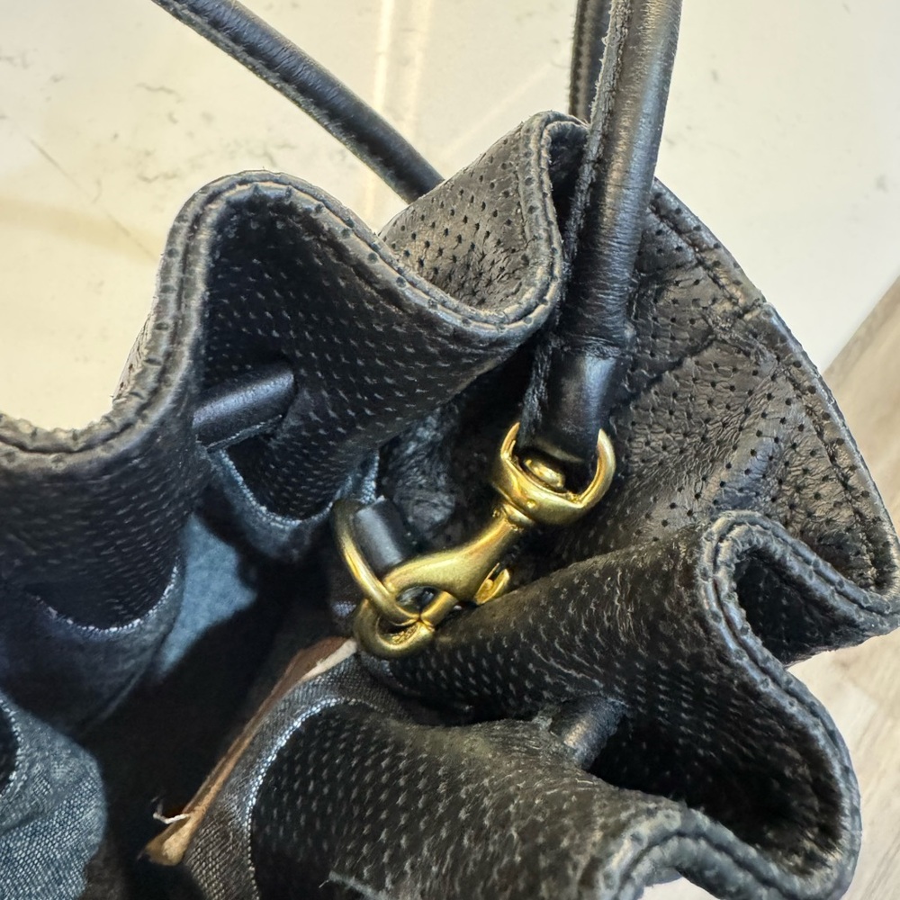 Clare v drawstring tote - Picture 10 of 10
